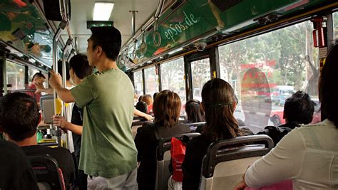 北京公交為什麼人少？車廂內的空座位比乘客還多，這是否意味著北京的公交系統已經過度開發了？